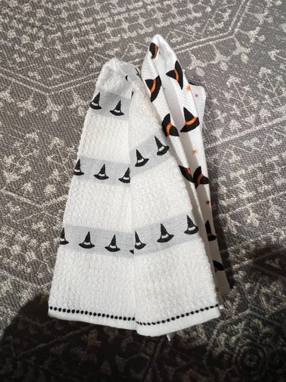 Cupcakes & cashmere halloween kitchen towels set 3 mom wife witch hats NWT